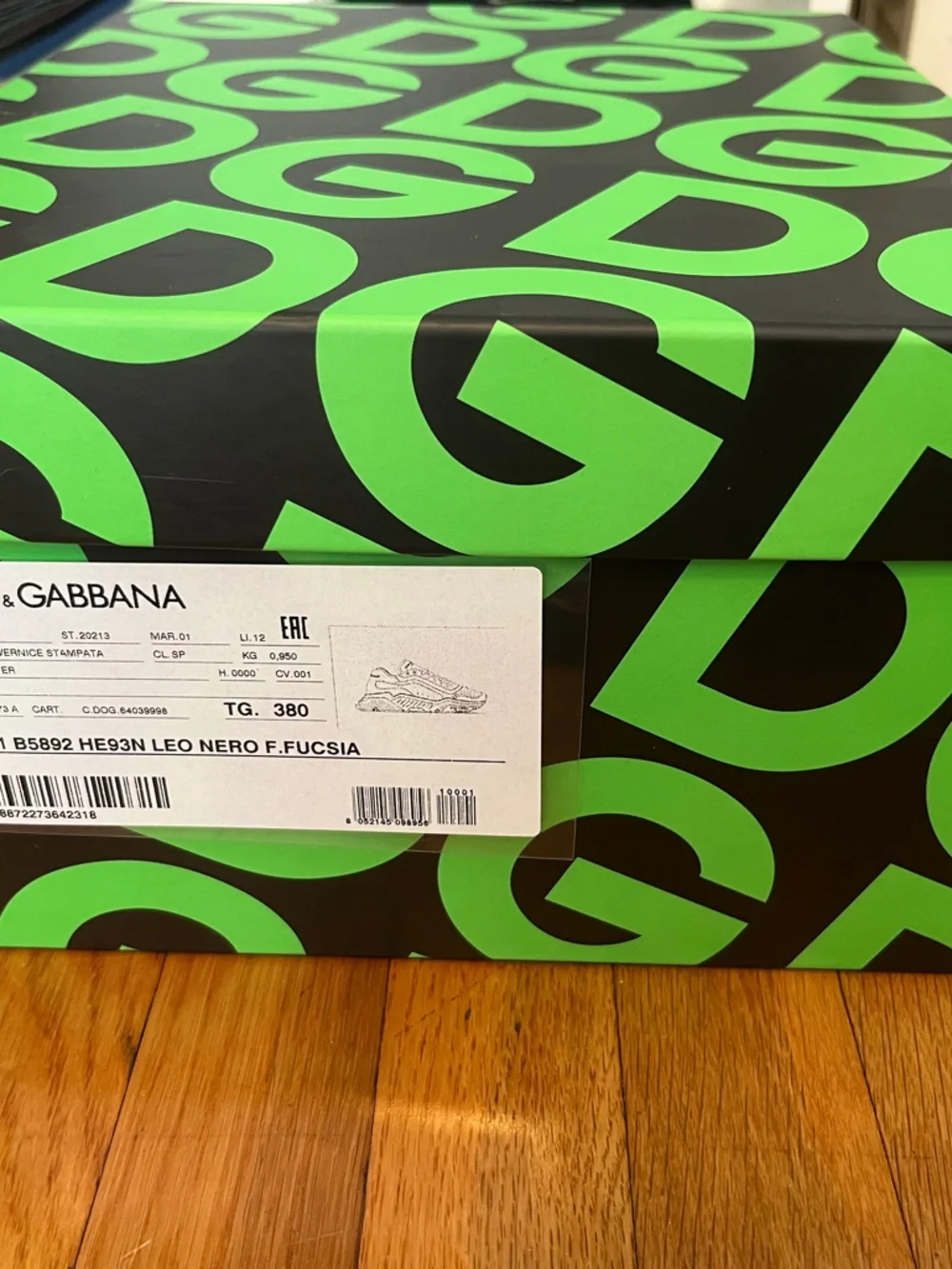 Dolce & Gabbana Daymaster Fucsia Sneakers- NIB